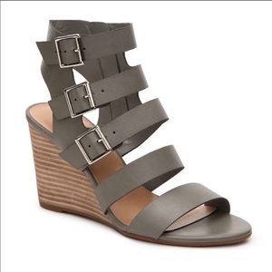 Serena wedge gray sandal size 9.5